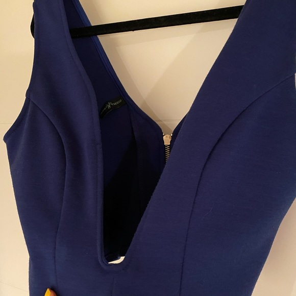 Low cut Crop top - Picture 2 of 5